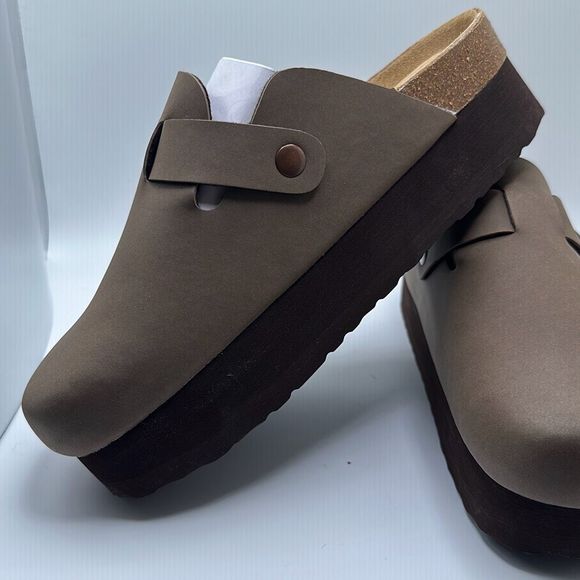 CUSHIONAIRE Women's Cork Footbed Platform Clog 8 WIDE BROWN - Picture 7 of 7